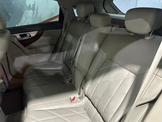Infiniti FX30 2011