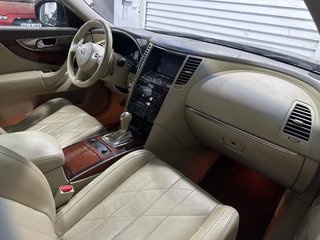 Infiniti FX30 2011
