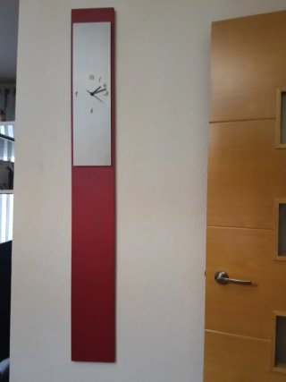 Reloj de pared moderno rojo