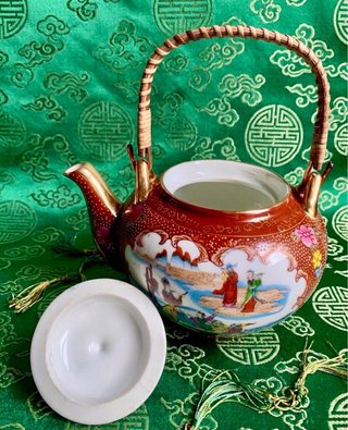 TETERA DE PORCELANA CHINA CON EL ASA DE RATAN