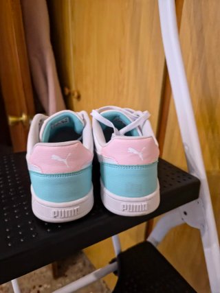 Zapatillas Puma Blancas y Rosas