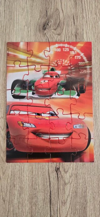 Consegna di puzzle Educa