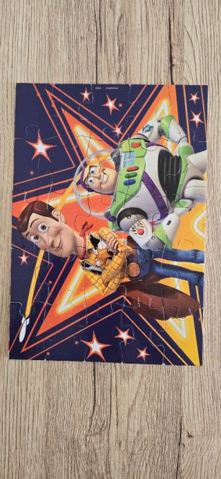 Consegna di puzzle Educa