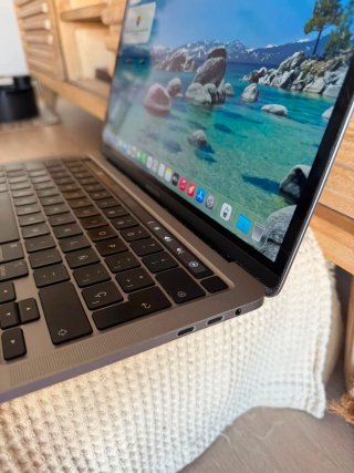 MACBOOK PRO 2020 i5/16GB RAM/512 SSD