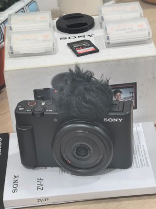 Cámara Sony ZV-1F Negra