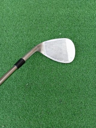 Palo de golf Cobra King San Wedge 56°