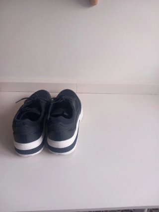 Zapatillas Geox Negras y Blancas