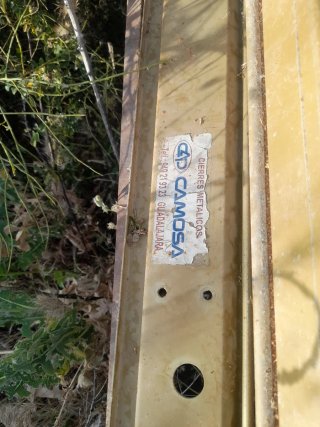 Puerta metálica para garaje
