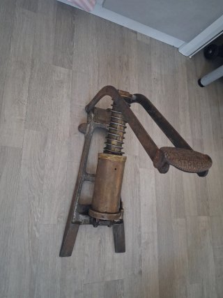Bomba de pedal Kismet Duplex Garage