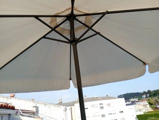 Sombrilla de terraza blanco roto