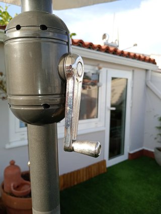 Sombrilla de terraza blanco roto
