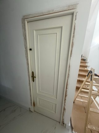 6 PUERTAS INTERIORES BLANCAS + DOBLE ACRISTALADA
