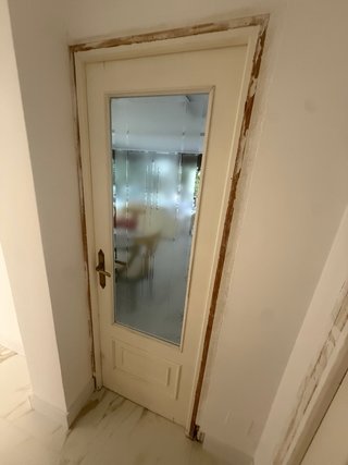 6 PUERTAS INTERIORES BLANCAS + DOBLE ACRISTALADA