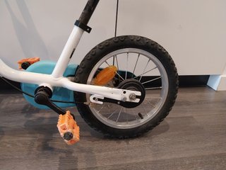 Bicicleta infantil Btwin azul y blanca