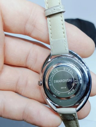Reloj Swarovski gris  y Plateado