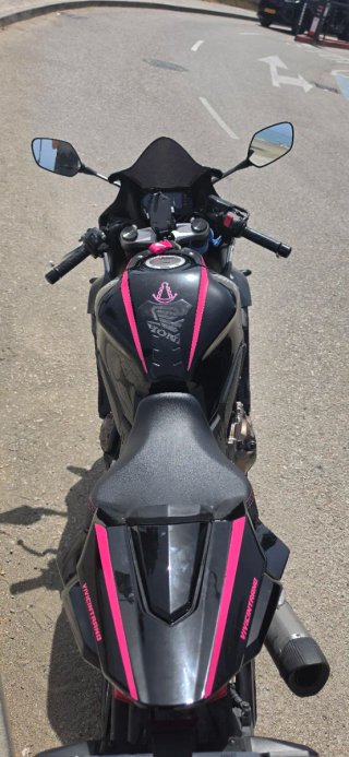Honda CBR 650 R 2021 Negra/Rosa 45.000 km