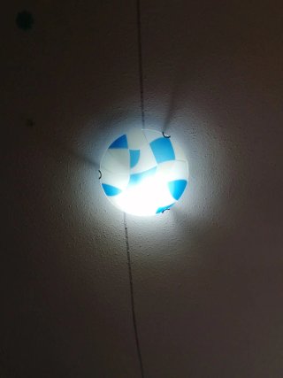 Plafón de cristal y plástico