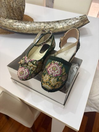 Traje de Fallera Niña Verde y Dorado