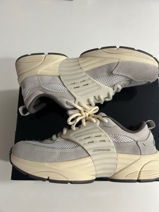 Jordan Trunner Beige/Gris