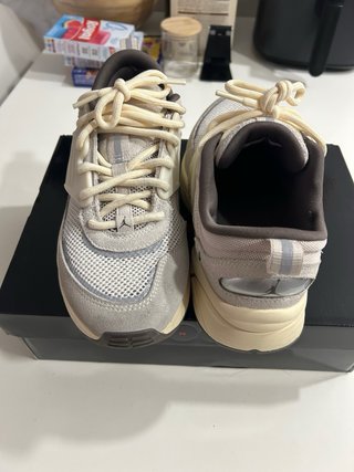 Jordan Trunner Beige/Gris