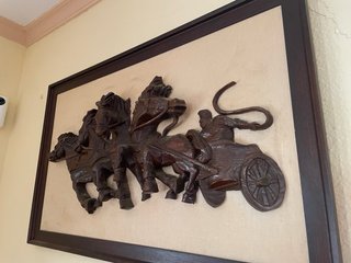 Cuadro relieve caballos madera