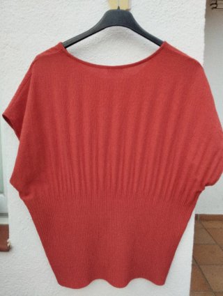 Blusa roja talla 46