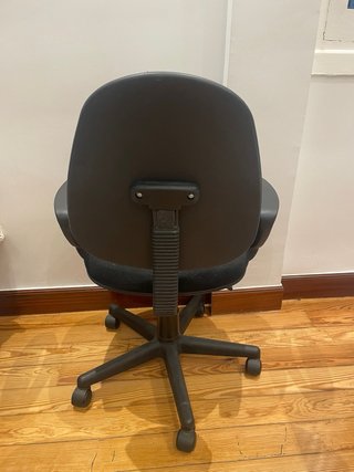 Silla de oficina negra