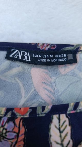Top Zara floral manga larga