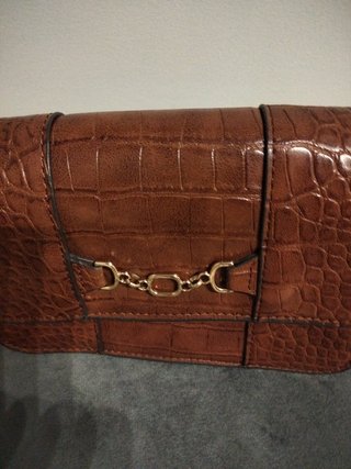 Bolso bandolera marrón efecto piel