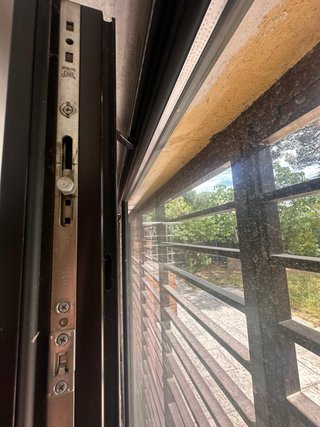 Ventana Balconera oscilobatiente Alta aislamiento