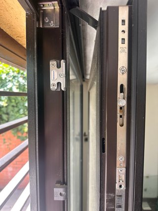 Ventana Balconera oscilobatiente Alta aislamiento
