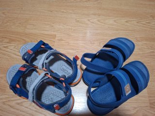 Sandalias Geox niño azul y naranja