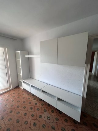 Mueble de salón blanco