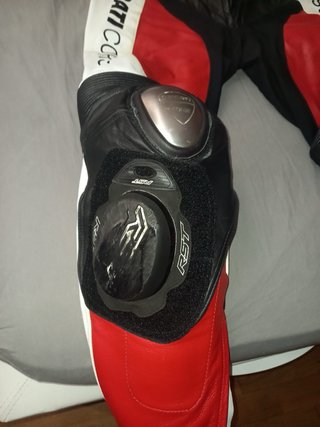 Mono cuero Ducati piel. Talla L. Para 180 delgado