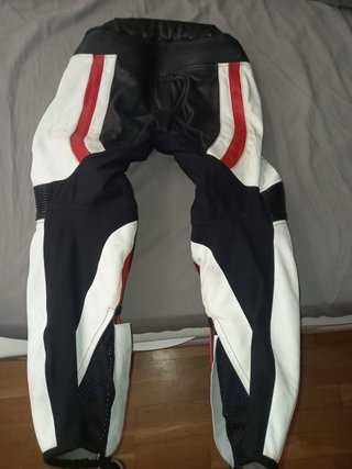 Mono cuero Ducati piel. Talla L. Para 180 delgado