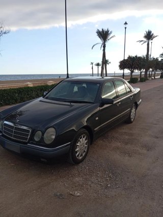 mercedes  gasolina 320E 1996