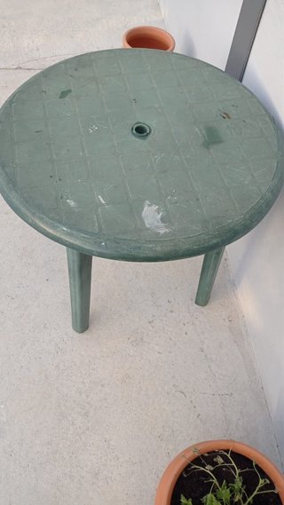3 Tavoli Rotondi in Plastica Verde - Prezzo per Tutti