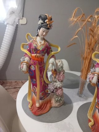 Figuras Chinas  grandes Decorativas a 20 EU cada u