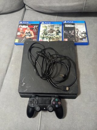 PS4 (PlayStation 4) Nera + 3 Giochi