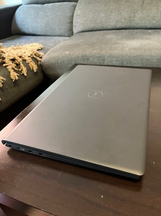 Dell Vostro 3520 - Portátil Negro
