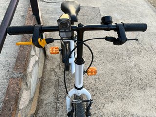 Bicicleta infantil Decathlon 14 blanca
