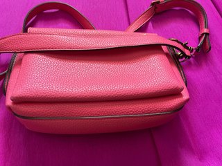 Bolso Guess Rosa