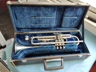 Trompeta Yamaha YTR2330 Plata