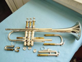 Trompeta Yamaha YTR2330 Plata