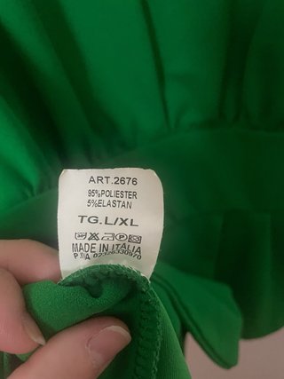 Top verde botella hecho en Italia