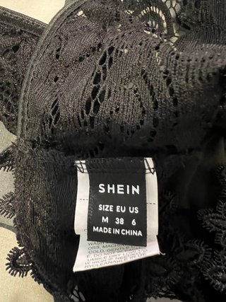 Top in pizzo nero