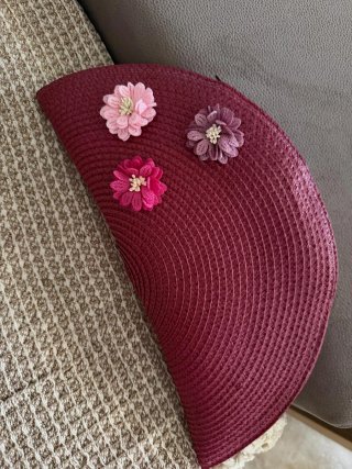 Bolso de mano con flores rosas y rojas
