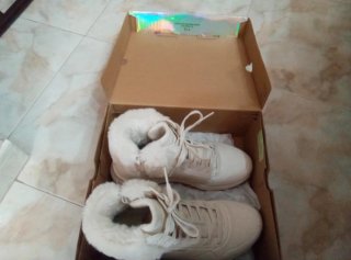 Botines Skechers Beige con Forro Peludo