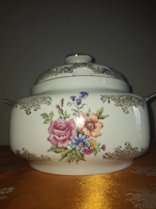 Sopera Antigua Porcelana Bavaria Flores Doradas