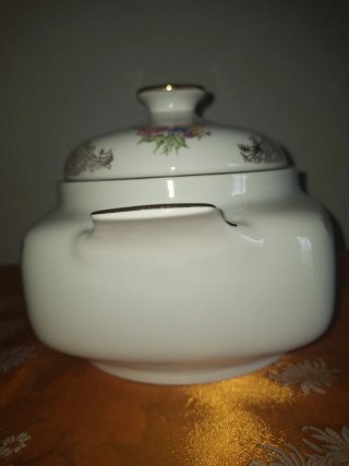 Sopera Antigua Porcelana Bavaria Flores Doradas